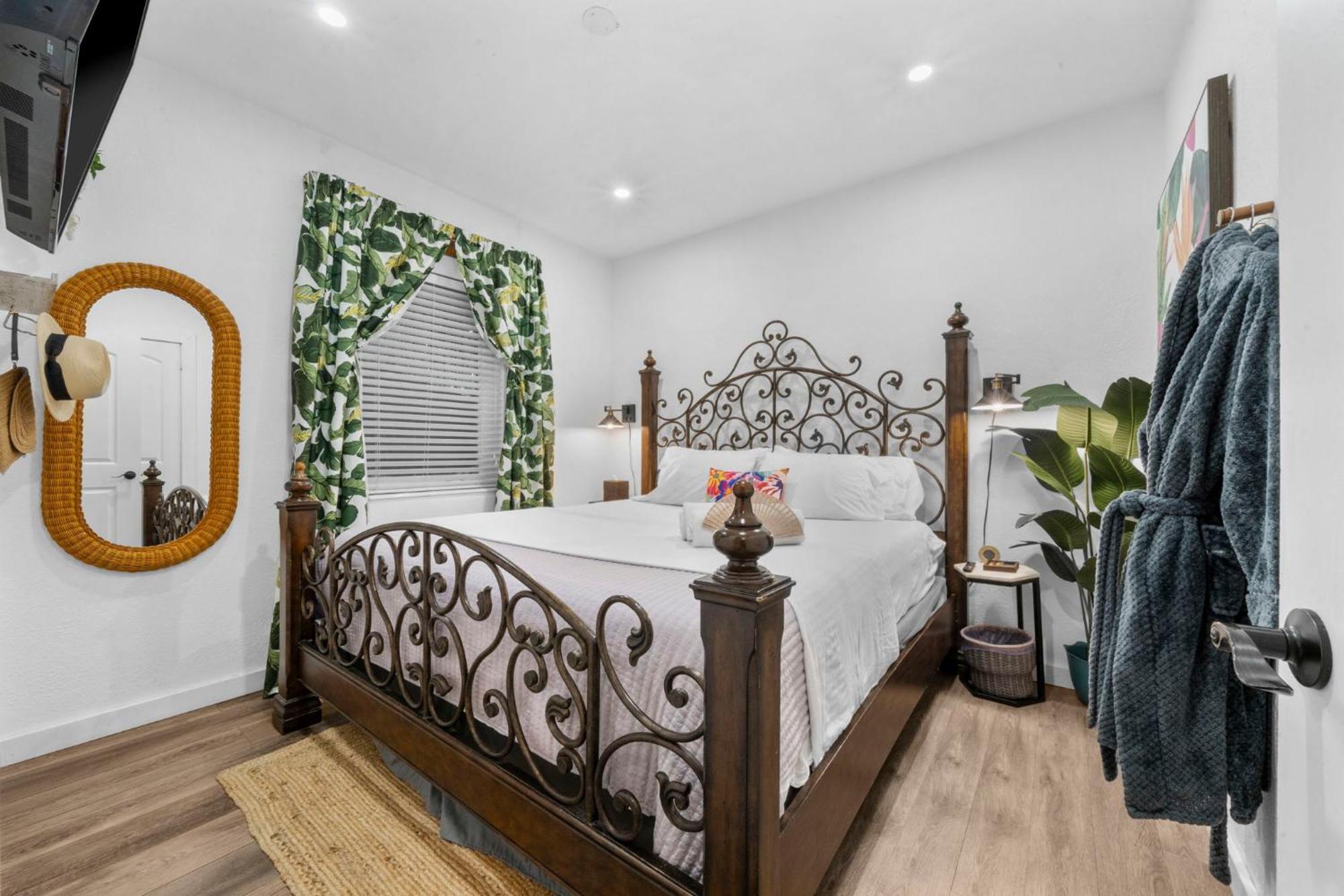 Stunning Little Havana Suites Close To Airport, Calle Ocho, Brickell, Wynwood And The Beaches - Free Parking Miami Eksteriør billede