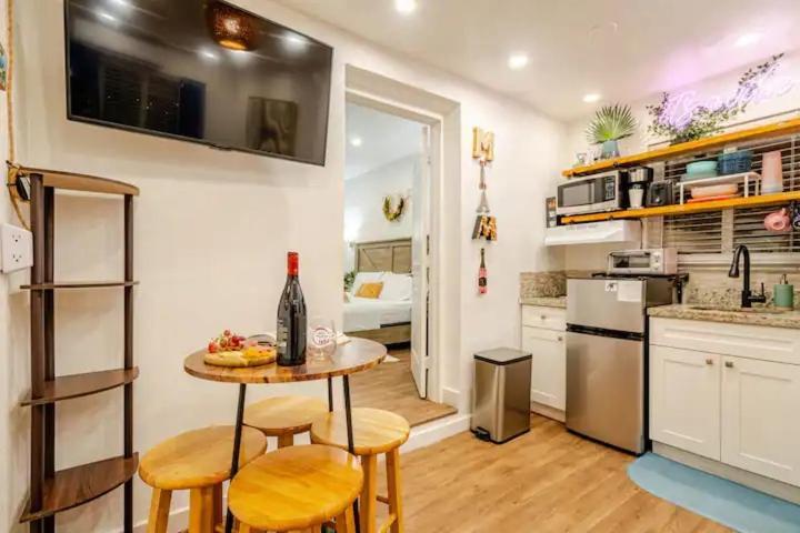 Stunning Little Havana Suites Close To Airport, Calle Ocho, Brickell, Wynwood And The Beaches - Free Parking Miami Eksteriør billede