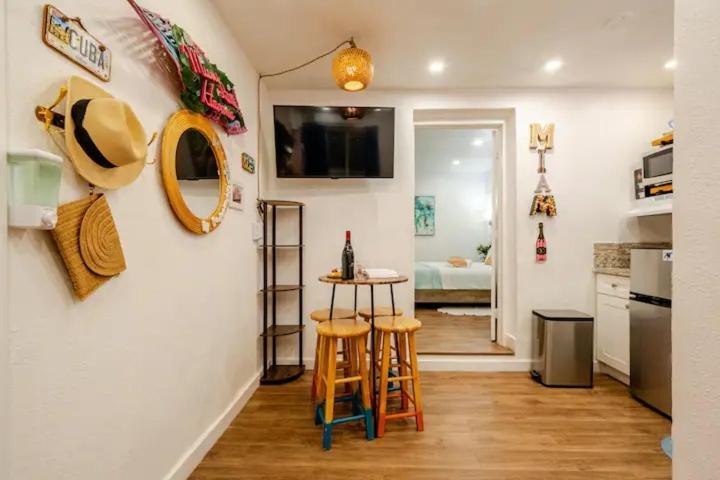 Stunning Little Havana Suites Close To Airport, Calle Ocho, Brickell, Wynwood And The Beaches - Free Parking Miami Eksteriør billede